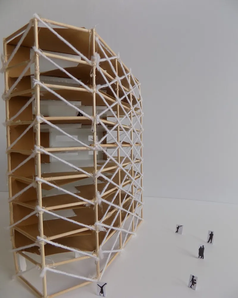 La estructura de la maqueta con figuras a escala